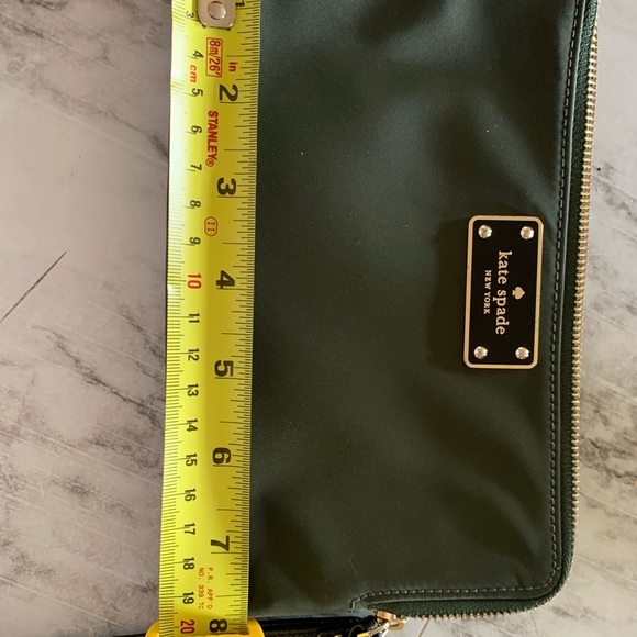 Like new green Kate Spade wristlet/wallet! $65 - Picture 5 of 7